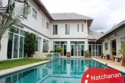หมู่บ้าน REGENTS ESTATE  ใกล้สนามกอล์ฟ  มหาวิทยาลัย โรงเรียนนานาชาติ  กรมขนส่ง บายพาสชลบุรี พัทยา  บ้านเดี่ยว2 ชั้น  