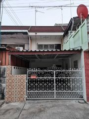 ขายทาวเฮาส์​2ชั้น​ 2ห้องนอน​ 2ห้องโถง​ 1ห้องครัว​ 1ห้องน้ำ​ มีโรงจอดรถ ข้างสหกรณ์​ออมทรัพย์​ครู