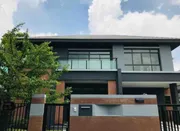 MRT ศรีกรีฑา Wellington School ขายบ้านย่านพระราม9 2ชั้น 105ตรว 400ตรม 4นอน 5น้ำ 