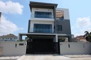 ขายบ้านเดี่ยว3ชั้น100 ตร.ว ย่านกรุงเทพกรีฑา ใกล้ARLหัวหมาก,บ้านทับช้าง,มอเตอร์เวย์