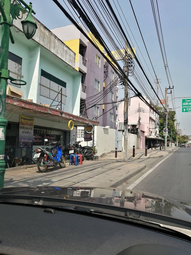 ให้เช่ามีที่ดิน 195 ตรว. พร้อมตึกเก่า 4 ชั้น ติดถนนตากสิน สนใจโทร 083, ภาพที่ 4