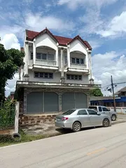 ขายหรือให้เช่าตึกอาคารพานิชย์2คูหา2ชั้น4น3นโกดัง2หลัง284ว15000บ.ป่าเส้า ต.อุโมงค์ อ.เมืองลำพูน