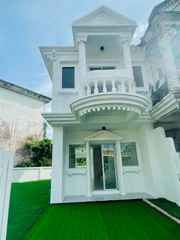 ขาย บ้านตกแต่งใหม่ หลังริมย่านบางนา กม5 ทำเลทอง พื้นที่สวนกว้างๆหาไม่ได้แล้ว 3.9 ล้าน 44 วา 081-3755244