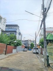   townhouse - 31 SQ.WA 0 งาน 0 ไร่ 4 นอน 3 BATHROOM 4200000 บ. Special Stock