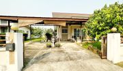ASS1704 ให้เช่าบ้านเดี่ยวชั้นเดียว 2ห้องนอน 2ห้องน้ำ 1ห้องรับแขก  ขนาดที่ดิน 111ตรว.  ให้เช่าราคา 15,000บาทต่อเดือน 