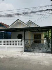 ขาย บ้าน ชั้นเดียว 34 ตร.ว. หมู่บ้าน พิบูลย์ทรัพย์ ถนนเมน รีโนเวทใหม่ สภาพสวย พร้อมอยู่ นางฟ้า เลียบวารี 27 คู้ขวา  โคกแฝด เขตหนองจอก กรุงเทพฯ