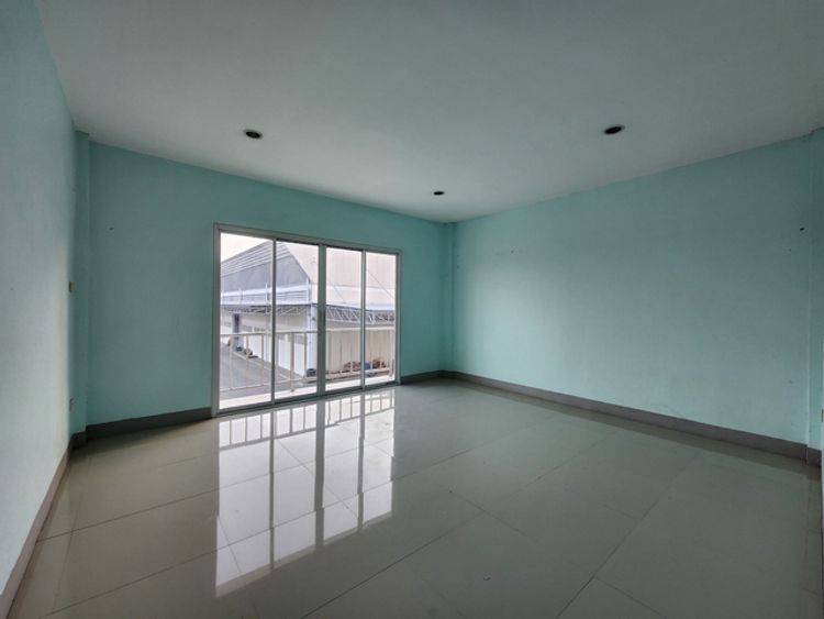 ขาย-เช่า อาคารพาณิชย์ 2.5 ชั้น ใกล้ถนนสายใยรัก 50 เมตร กระทุ่มแบน , ภาพที่ 4