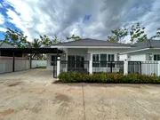 ASS1739 ให้เช่าบ้านเดี่ยวชั้นเดียว 3 ห้องนอน  2 ห้องน้ำ 1ห้องรับแขก ขนาดที่ดิน  50   ตร ว.   ให้เช่า 8,000บาทต่อเดือน 