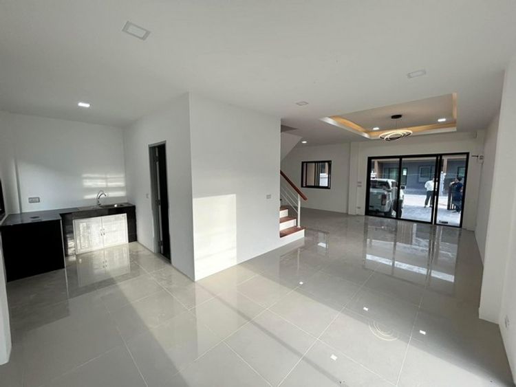 ให้เช่าทาวน์โฮมใหม่ 2 ชั้น ใกล้ดิโอโซน โขดหิน ระยอง บ้านเปล่า, ภาพที่ 4