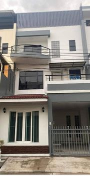 ให้เช่าทาวน์โฮม  หมู่บ้านไพร์มเพลส105 ซอยลาซาล77 (บางนา) เหมาะอาศัย ทำออฟฟิศ 