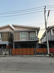 ให้เช่า บ้านติดถนนเมน ในโครงการ เดอะ แกรนด์ ไทยสมบูรณ์ ตำบลคลองสาม อำเภอคลองหลวง จังหวัดปทุมธานี ทำการค้าได้ ออฟฟิศ สำนักงาน