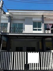 ขายทาวน์โฮม 2 ชั้น รีโนเวทใหม่กริ๊บ ติดถนนพระยาสัจจา เมืองใหม่ ชลบุรี