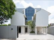 ขายบ้านเดี่ยว 3 ชั้น หลังมุม เนื้อที่ 60 ตร.วา Modern Style สุขุมวิท 71 สร้างใหม่ พร้อมเฟอร์ใหม่ทั้งหลัง เดินทางสะดวก ใกล้ เอกมัย ทองหล่อ