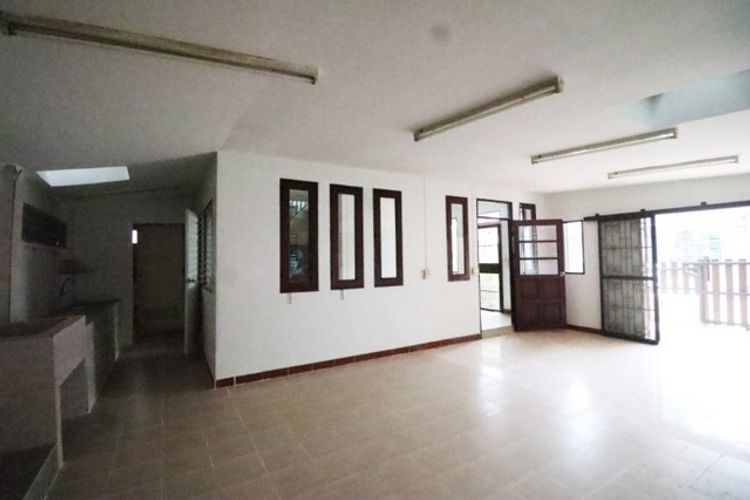 ขายบ้านฉลองกรุง ลาดกระบัง ใกล้นิคมอุตสาหกรรม ขนาด 40 ตร.ว. 3 นอน, ภาพที่ 4