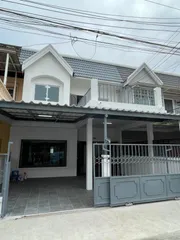 ให้เช่าทาวน์โฮม 45 ตร.ว.หมู่บ้านรุ่งเจริญ ซอยลาดพร้าว 31 ย่านรัชดา ใกล้ MRT ลาดพร้าว