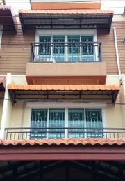 ให้เช่าทาวน์โฮม3ชั้น พหลโยธิน52 สะพานใหม่ ใกล้รถไฟฟ้า มี 3 ห้องนอน 3 ห้องน้ำ เพิ่งรีโนเวท