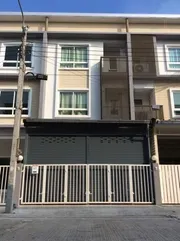 ให้เช่าทาวน์โฮม 3 ชั้น 22 ตร.วา The Rich Biz Home ซอยสุขุทวิท 105 ย่านบางนา ใกล้รพ.ศิครินทร์ (AH-T828)