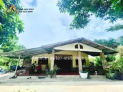 ตะกาด ซอย 3 ที่ดินพร้อมบ้านชั้นเดียว มีสวนผัก-ผลไม้ บนเนื้อที่ 315.3 ตร.ว. ที่ถมเสมอถนนคอนกรีต น้ำไม่ท่วม ห่างจากถนนสุขุมวิทเพียง 600 ม. อ.เมือง จ.ระยอง