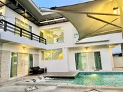 ท่าเรือยอร์ช Ocean Marina ขาย-ให้เช่า POOL VILLA สระ5สี 3นอน 4น้ำ 98 ตรว. 350 ตรม PTT HuayYai Rd.