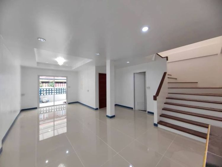 บ้านบัวทอง4  คุณาภัทร บ้านสวยตกเเต่งใหม่ราคดี  เข้าได้2ทาง บ้านกล้วย, ภาพที่ 4
