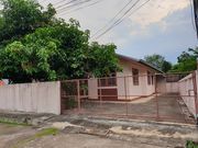 2A1MG0429 ให้เช่าบ้านเดี่ยวชั้นเดียว พื้นที่ 76.8 ตรว.  มี 3 ห้องนอน 2 ห้องน้ำ  1 ห้องครัว    ราคา 10,000 บาทต่อเดือน 