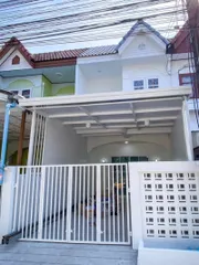 ขายทาวน์เฮ้าส์ 2 ชั้น หมู่บ้านฉัตรณรงค์วิลล่า 4 ลำลูกกาคลอง 3 (ถนนเมน) ซ.เปียร์นนท์ ตำบลคูคต อำเภอลำลูกกา จังหวัดปทุมธานี ใกล้ตลาดสายสัมพันธ์ บิ๊กซีลำลูกกาคลอง4