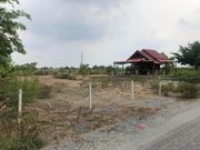 ที่ดินพร้อมบ้านไม้หลังเล็ก ถมแล้ว 336 ตรว  เกือบ 1 ไร่ 