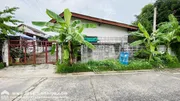 ขายที่ดิน รามอินทรา 27 ใกล้สถานีรถไฟฟ้า และฟู้ดแลนด์ พื้นที่ 117 ตรว. ราคาถูกที่สุดในซอยนั้น แถมสิ่งปลูกสร้างเป็นอาคารชั้นเดียว