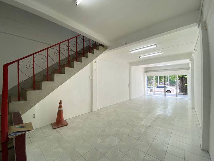 BH2500 ให้เช่าอาคารพาณิชย์ 3 ชั้น รีโนเวทใหม่ ถนนประชาชื่น​ ทำธุรกิจ , ภาพที่ 4
