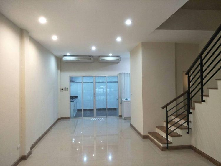 ให้เช่าทาว์นโฮม 3 ชั้น โครงการ RK Office Park มีนบุรี ถนนสุวินทวงศ์ , ภาพที่ 4