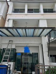 ขายบ้านกลางเมือง เออบาเนี่ยน ลาดพร้าว-โชคชัย 4 ทาวน์โฮม 3 ชั้น แบบ 3 นอน 3 น้ำ