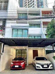 ให้เช่าและขาย ทาวน์โฮม 4 ชั้น  ซอยสาทร 21 ใกล้ BTS สะพานตากสิน