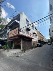 ให้เช่าอาคารพาณิชย์ 3ชั้น ห้องมุม ย่านสาทร เซ็นหลุยส์3 ทำเลทอง