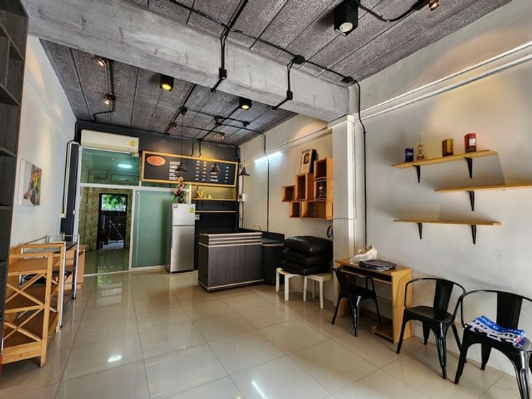 ขาย อาคารพาณิชย์ 3 ชั้น ตกแต่งแล้ว ถนนเอกชัย ตลาดรุ่งนิรันดร์ , ภาพที่ 4