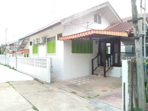 บ้านเดี่ยวชั้นเดียวให้เช่า พร้อมเข้าอยู่ ตรงข้ามโลตัสอุบลฯ