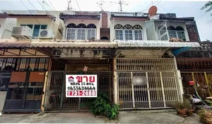 ขายทาวน์เฮ้าส์ ลาดพร้าว48 แยก13 ห้วยขวาง พื้นที่ 15 ตรว. เข้า-ออก 2 ทาง รัชดา-สุทธิสาร และ ลาดพร้าว 48 เหมาะรีโนเวท