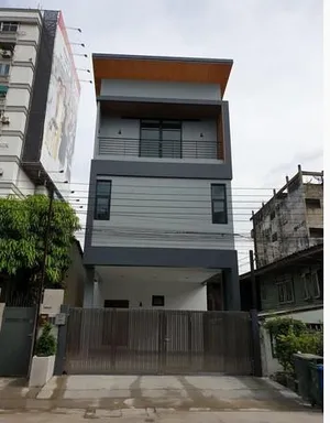  ขาย บ้าน 3ชั้น  เนื้อที่ 64 ตรว พระราม 3 ซอย 75 ยานยาวา ใกล้เซ็นทรัลพระราม 3 บ้านใหม่มาก มี 4 นอน 4 น้ำ