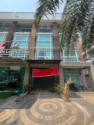 ให้เช่าอาคาร สำนักงาน Office  4 ชั้น  มี  4  ห้องนอน  4 ห้องน้ำ 1 ห้องครัว 