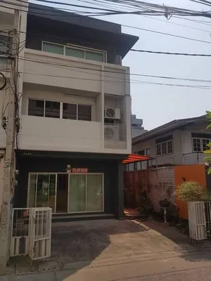 ให้เช่าโฮมออฟฟิศ 3 ชั้น พื้นที่ 250 ตรม.ซอยรัชดา 19 วิภาวดีรังสิต 16 