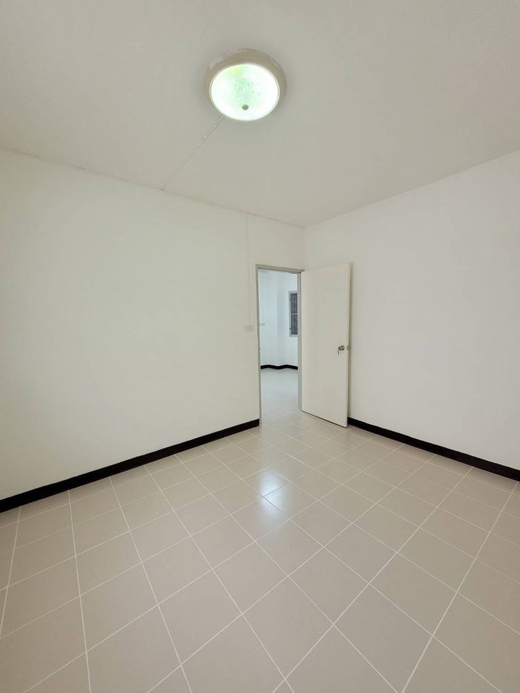 ขายห้องชุดบ้านเอื้ออาทรร่มเกล้า, ภาพที่ 4