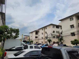 ขายห้องชุดบ้านเอื้ออาทรร่มเกล้า