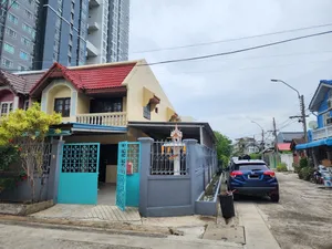 ขายบ้านหลังมุม ซอยกรุงเทพนนท์ 13 (ซอยทับทิม 2) สภาพดี รีโนเวทบางส่วน พร้อมอยู่