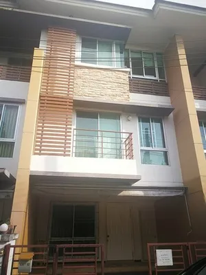 RT907ให้เช่า ทาวน์โฮม 3 ชั้น พลัส ซิตี้ พาร์ค งามวงศ์วาน 3 ห้องนอน 3 ห้องน้ำ แอร์ 2 เครื่อง ตู้เสื้อผ้า เตา เครื่องดูดควัน เครื่องทำน้ำอุ่น 3 เครื่อง