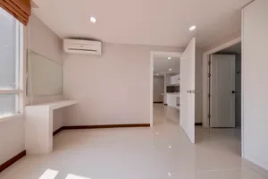 Elements Srinakarin