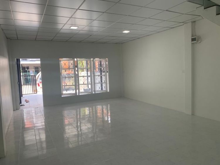 ขายถูก ทาวน์เฮาส์ 2 ชั้น 25 ตร.วา หมู่บ้านวนารมย์ ซ.ฉลองกรุง 24 บ้านมี, ภาพที่ 4