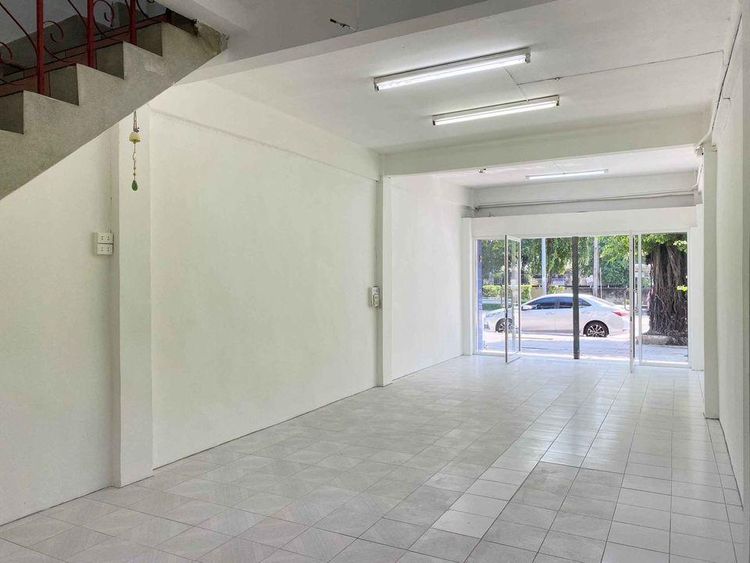 ให้เช่า อาคารพาณิชย์ 3 ชั้น ติดถนน ย่านประชาชื่น​ รีโนเวทใหม่, ภาพที่ 4
