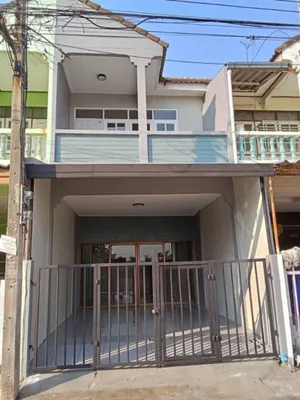 ขายถูก ทาวน์เฮาส์ 2 ชั้น 17ตร.วา หมู่บ้านพิพรพงษ์ 3 ซ.วิภาวดีรังสิต 84 บ้านมี 2 ห้องนอน 2 ห้องน้ำ