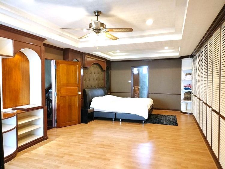 ขายทาวน์โฮม 4 ชั้น ติดมหาลัยหอการค้าเดินเข้ามอ.ได้เลย ที่ (หลังมุม)    , ภาพที่ 4