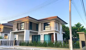 ASP1029 ให้เช่าบ้านเดี่ยวสองชั้น   3 ห้องนอน 3 ห้องน้ำ 1ห้องรับแขก 1ห้องครัว  ให้เช่าราคา  38,000 บาทต่อเดือน  ขนาดที่ดิน  73     ตรว.  