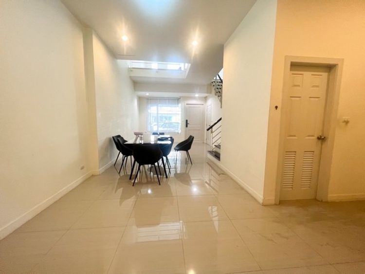 ขาย โฮมออฟฟิศ 3 ชั้น พรีเมี่ยมเพลส เอกมัย-รามอินทรา ถนนสุคนธสวัสดิ์, ภาพที่ 4